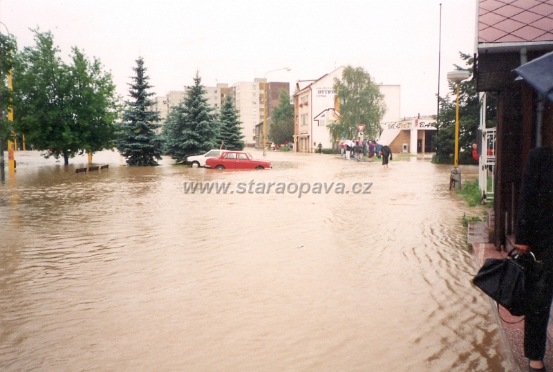 1997 (42).jpg - Povodně 1997 - Ulice Ratibořská